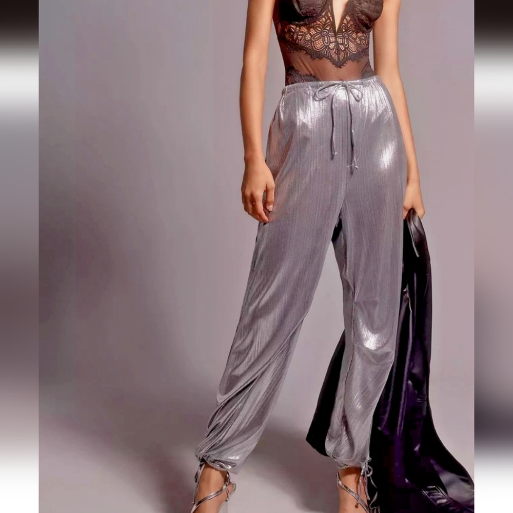 ANTHROPOLOGY Liquid Shine Parachute Pants - Small - Picture 2 of 12